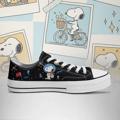 Snoopy Low-Top V8 Shoes